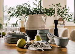 Urban Barn Palo Alto Napkins Set of 6- Table Linens & Coasters