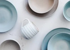 Urban Barn Saturna 16 piece Dish Set- Dinnerware